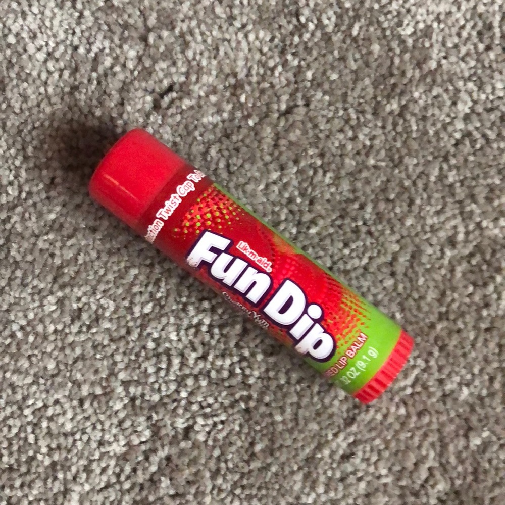 F U N  D I P chapstick